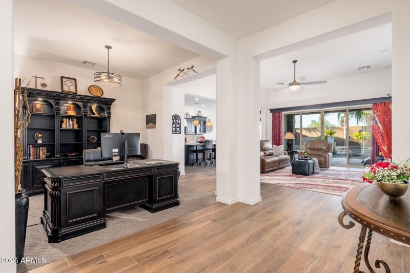 10136 E Grandview St - 05