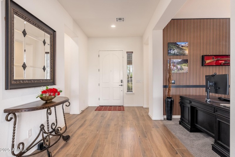 10136 E Grandview St - 06