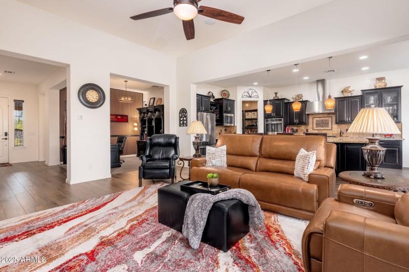 10136 E Grandview St - 11