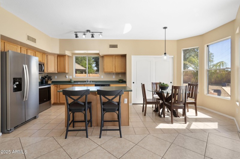 5-web-or-mls-QVB01897