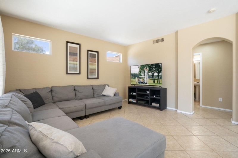 16-web-or-mls-QVB01929