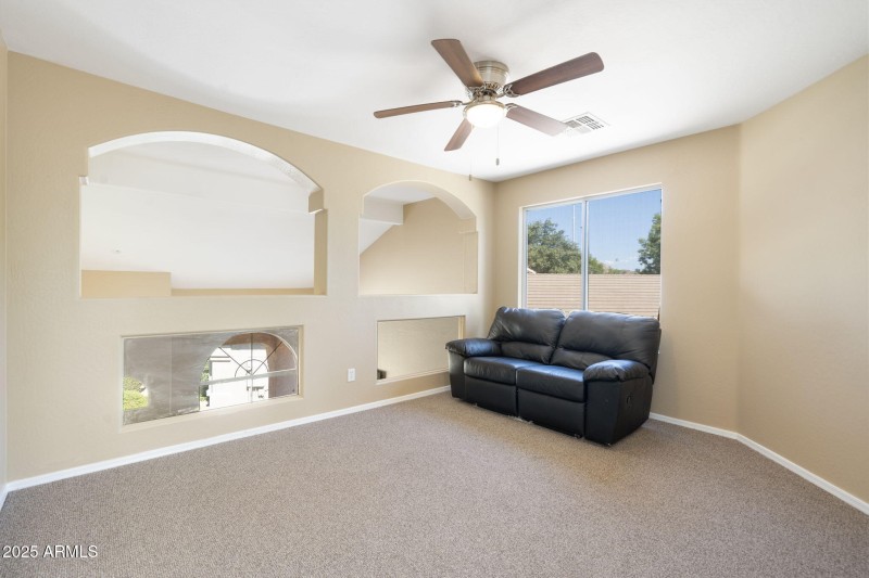 23-web-or-mls-QVB01954