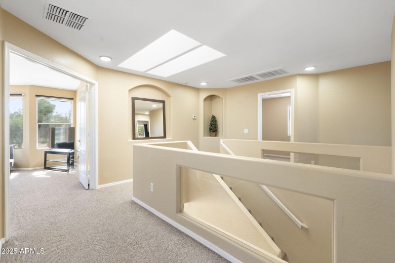 25-web-or-mls-QVB01960