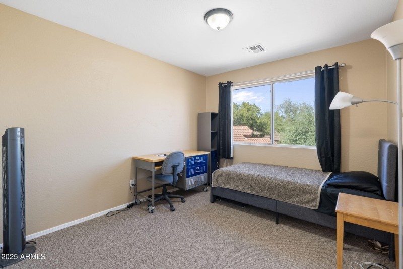 28-web-or-mls-QVB01972