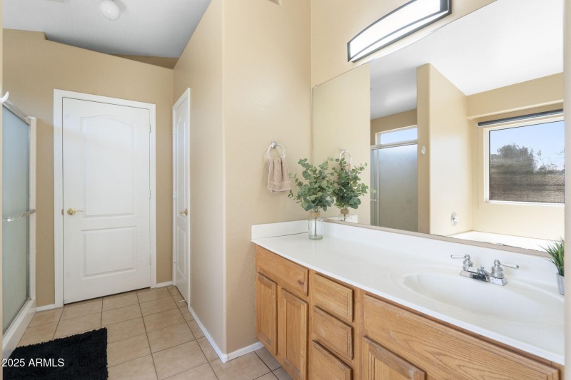 37-web-or-mls-QVB02002