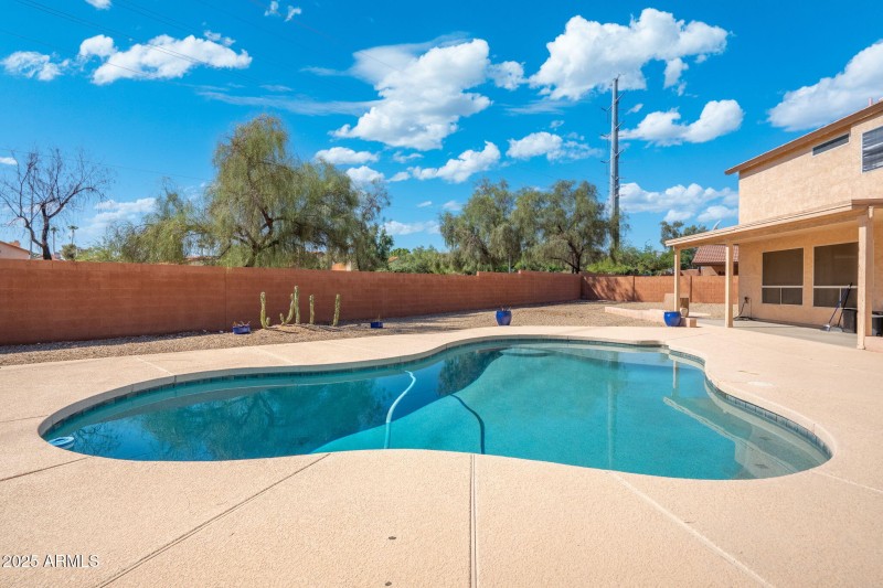 51-web-or-mls-QVB01877-HDR-Edit