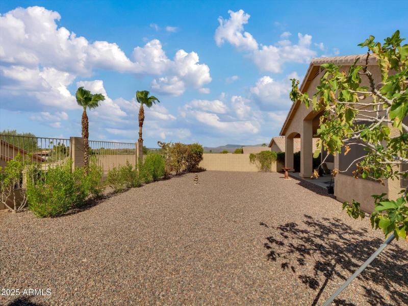 20-17132 E Hillcrest Dr-20