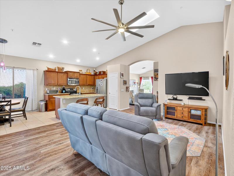 34-17132 E Hillcrest Dr-34