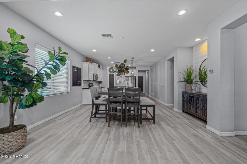 19-web-or-mls-9238 W Buckhorn Trail Revi