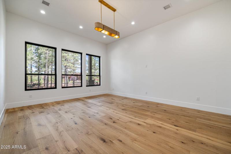 Large Bonus / Game Room