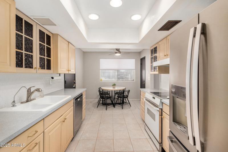 Bright Eat In Kitchen