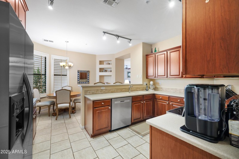 7445 E Eagle Crest 1145 Chef's Eat In Ki