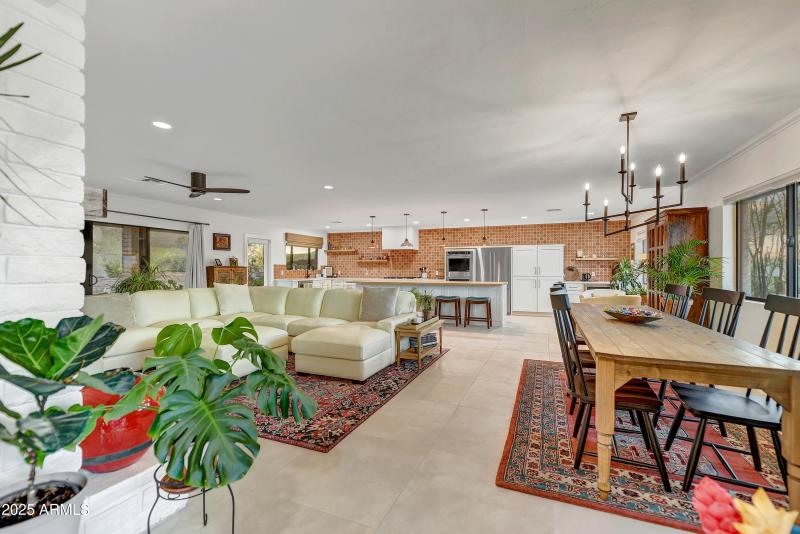 008_Great Room Entry