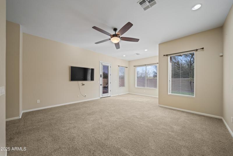 29051 N 69th Ave 00026