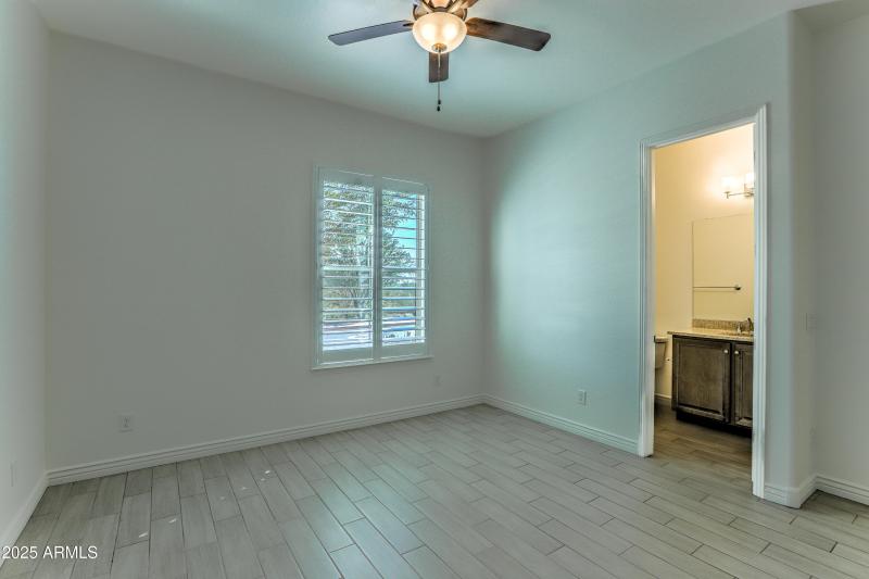 Bedroom 3 Ensuite Bath