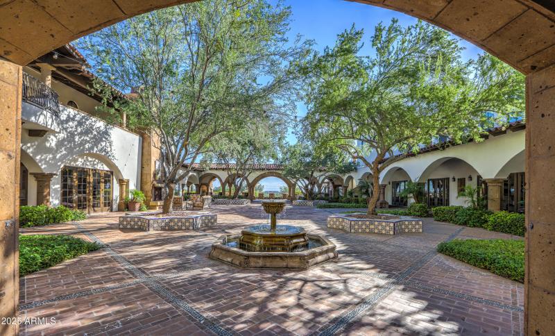 Blackstone Clubhouse Courtyard