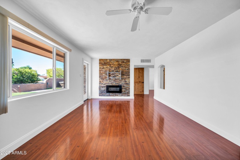 1448 E Royal Palm Rd-5