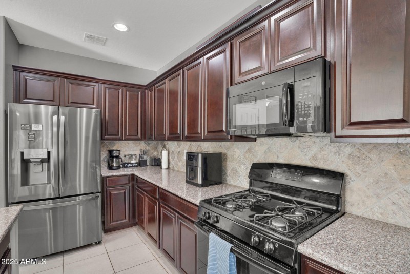 10-web-or-mls-489 W Flame Tree Ave-14