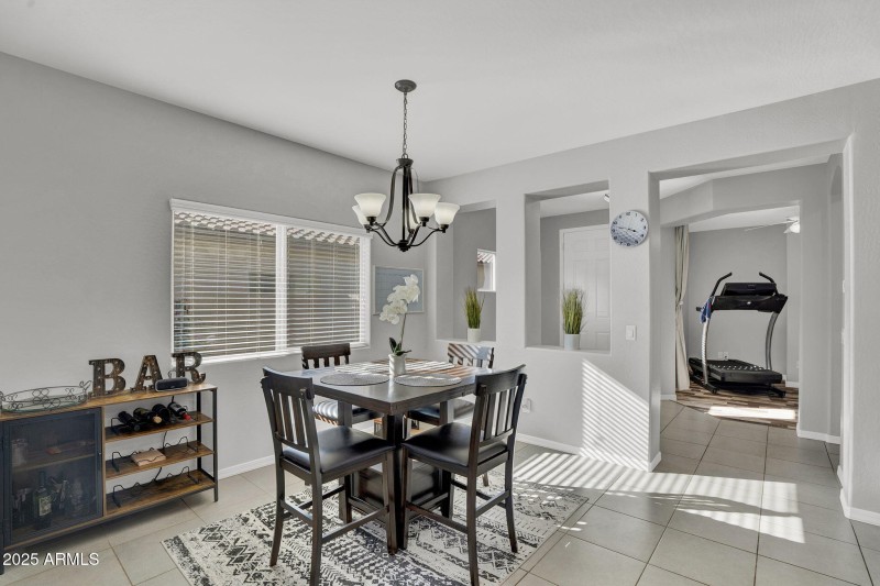 14-web-or-mls-489 W Flame Tree Ave-9