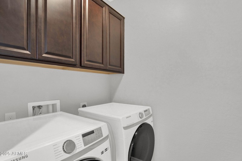 30-web-or-mls-489 W Flame Tree Ave-30