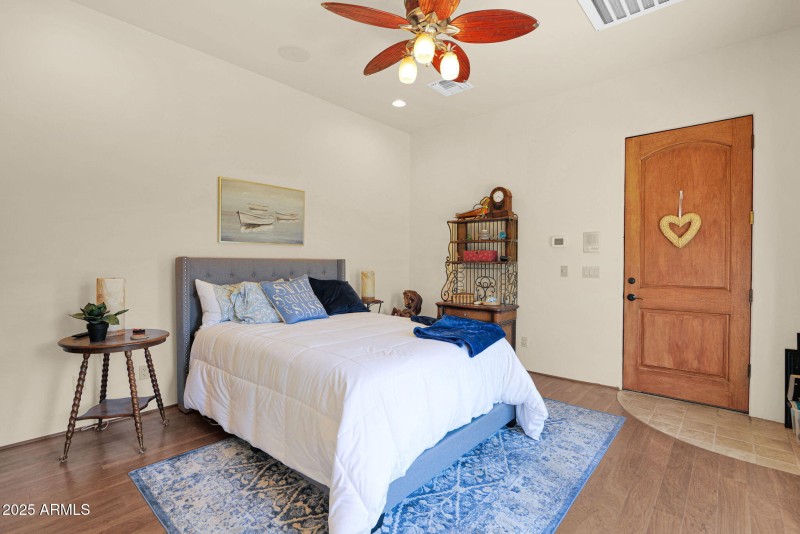 37-web-or-mls-P1315170