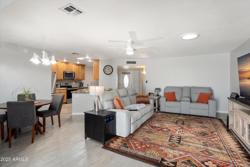 09-19422 N Camino Del Sol