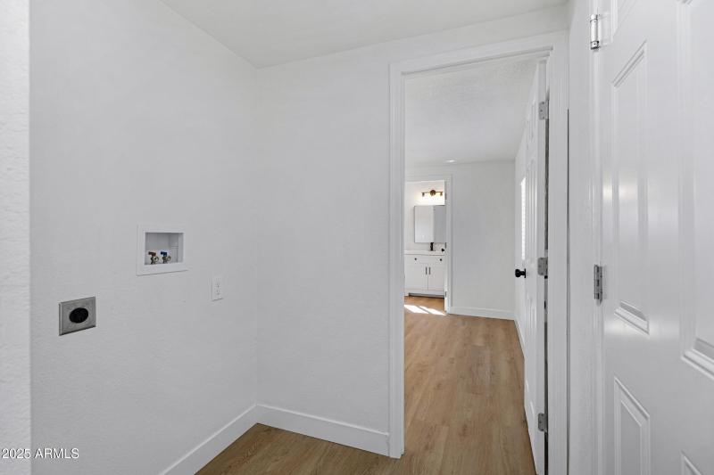 1644 N Desert View Dr-20