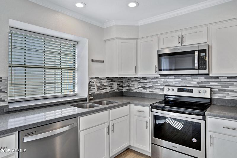 5704 E Aire Libre Ave Unit 1061-13