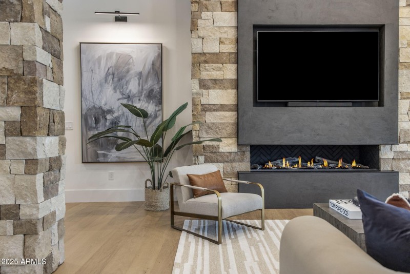 11-web-or-mls-D46A8299