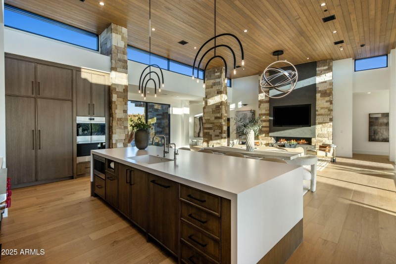 33-web-or-mls-D46A8828 copy