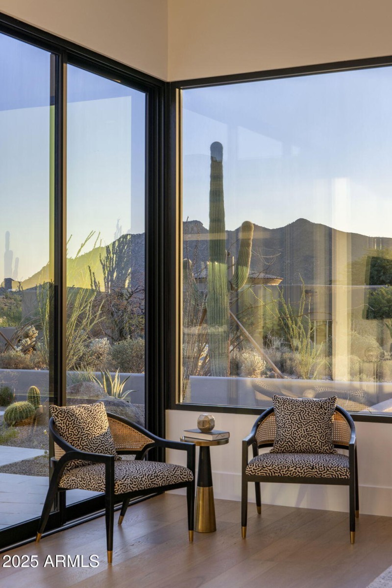 50-web-or-mls-D46A8977