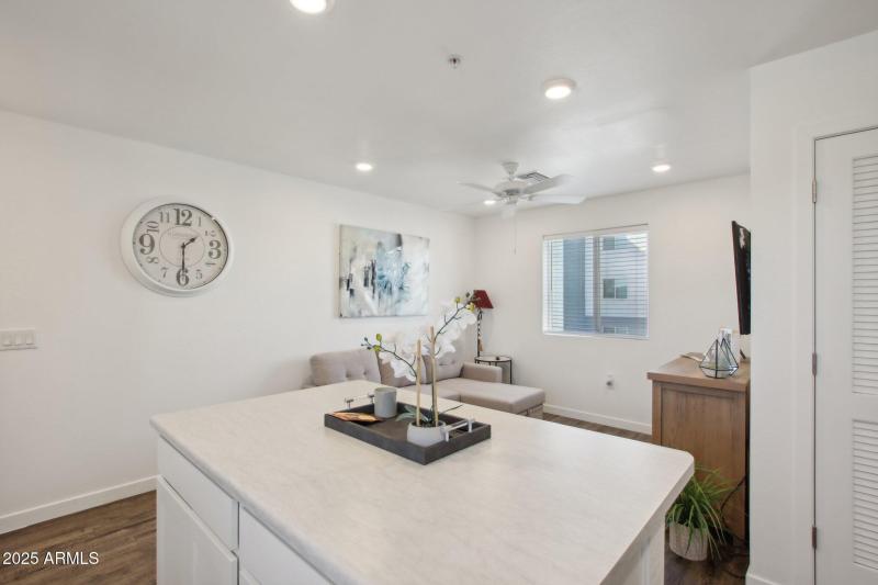 12945 W Greenway Rd L102-009