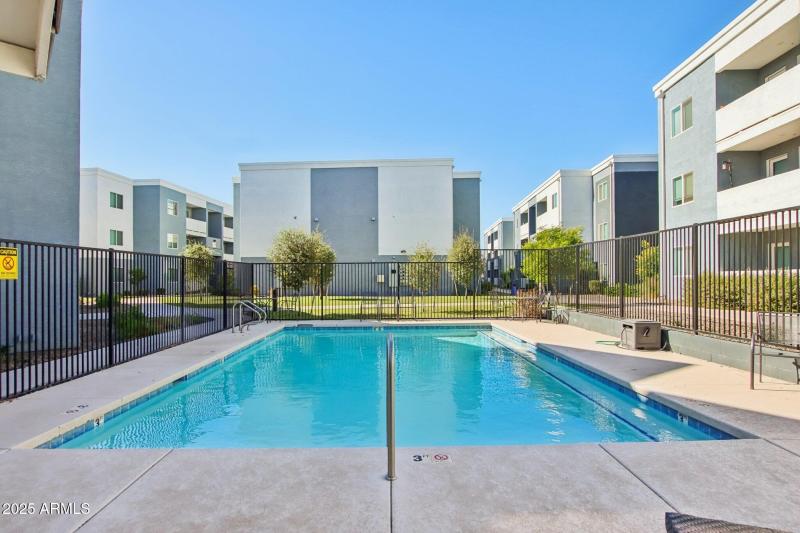 12945 W Greenway Rd h108-029