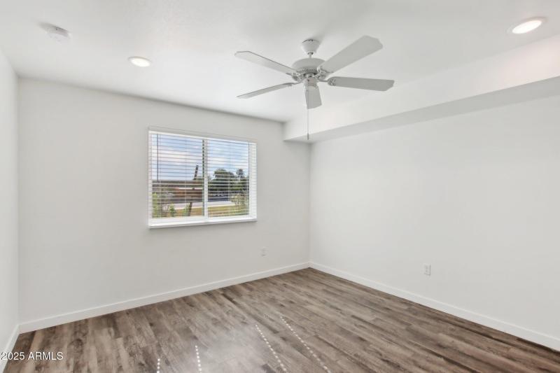 12945 W Greenway Rd h108-020