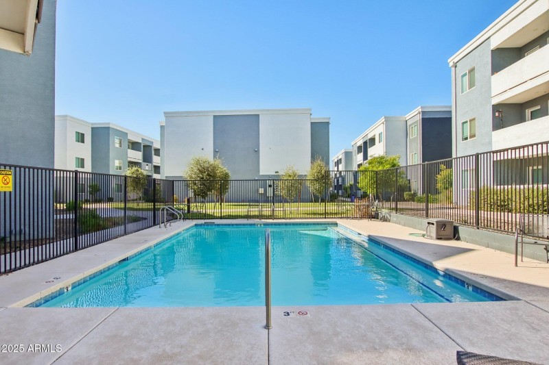 12945 W Greenway Rd h108-029