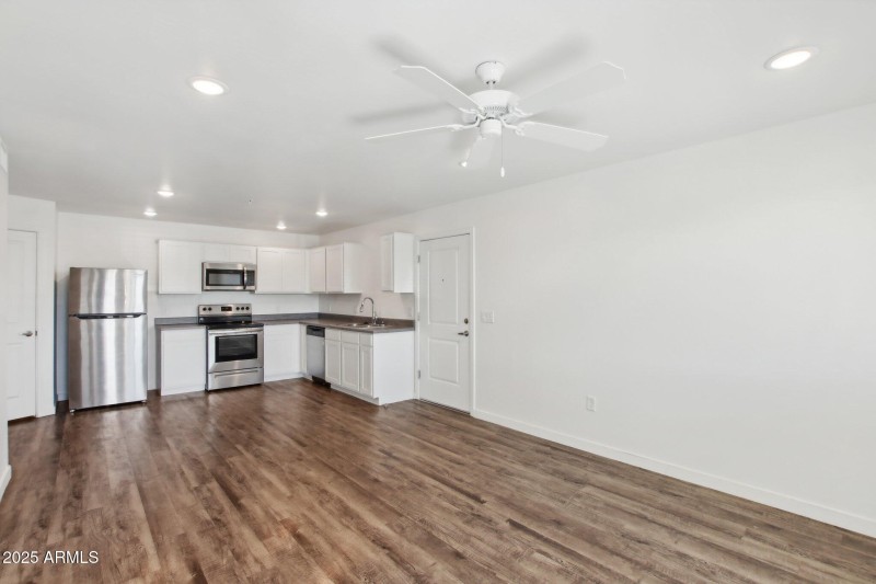 12945 W Greenway Rd h108-006