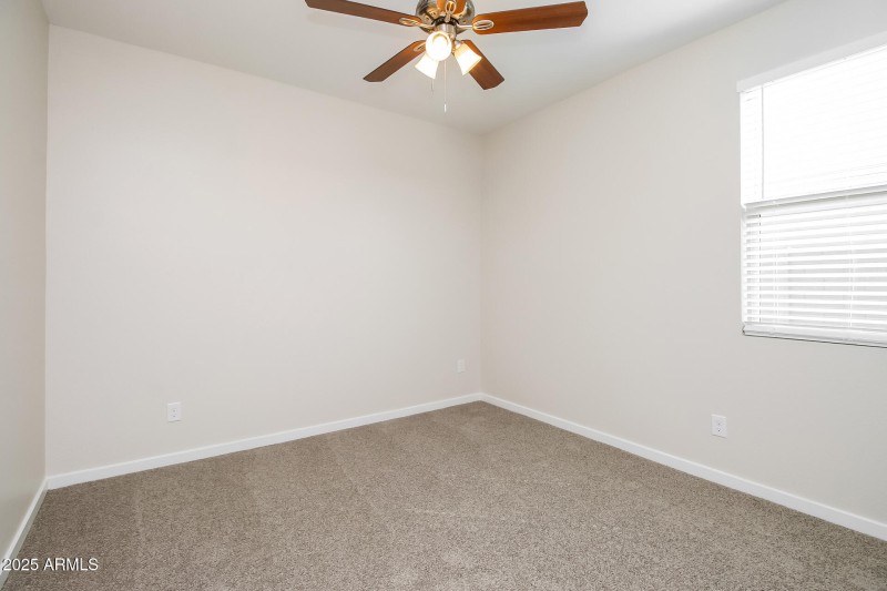 018-photo-bedroom-14849480