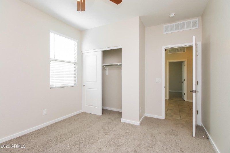 019-photo-bedroom-14849481