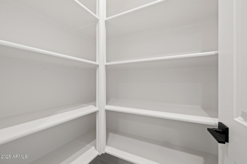29)PANTRY