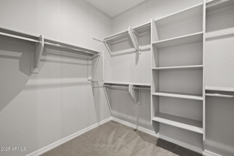 30)PRIMARY CLOSET