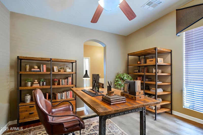 Bedroom-3-pic-2 - Home Office - Industri