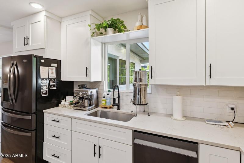 10-web-or-mls-1816-e-colter-st