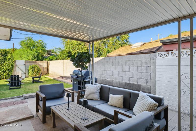 26-web-or-mls-1816-e-colter-st