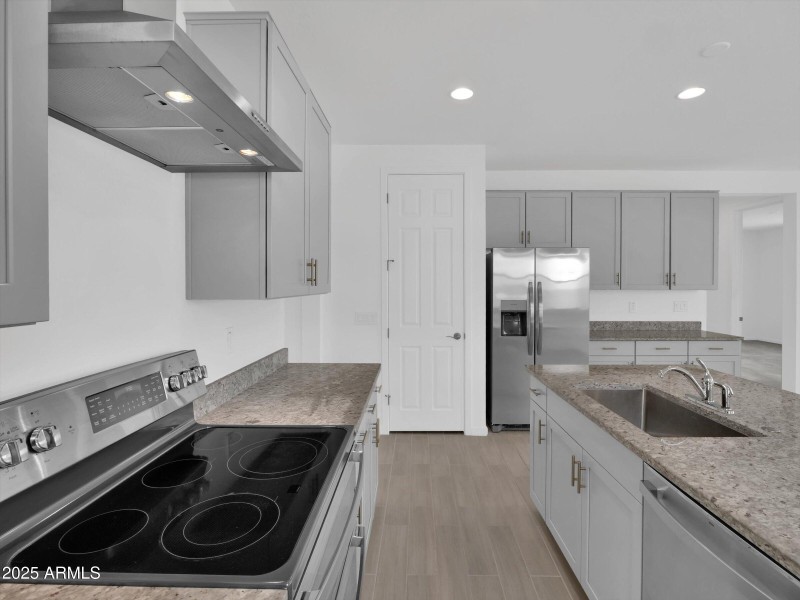 15-1707 W Hopi Dr-15