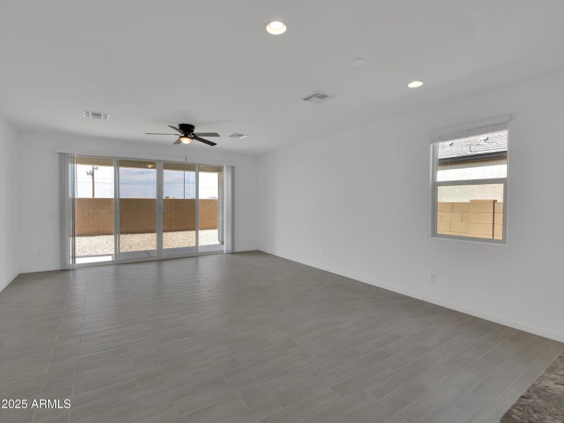 16-1707 W Hopi Dr-16