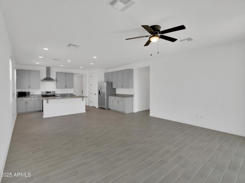 18-1707 W Hopi Dr-18