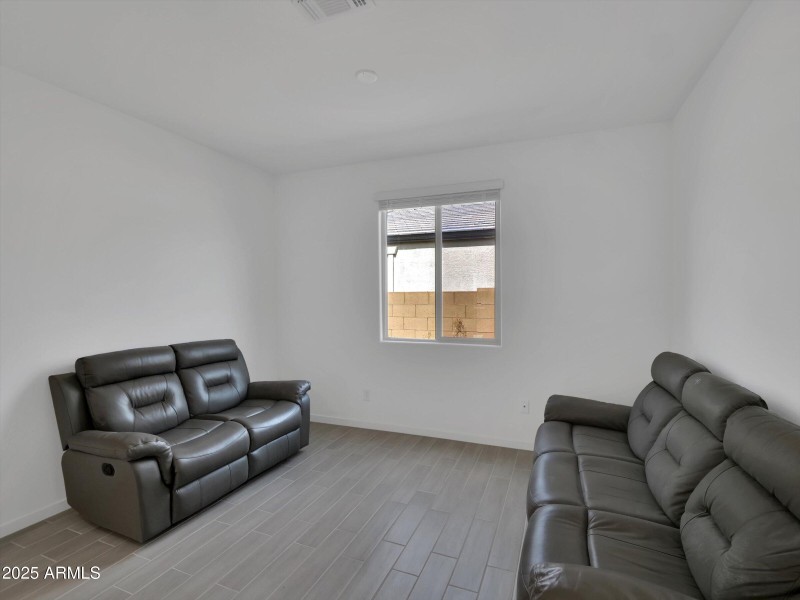 31-1707 W Hopi Dr-31