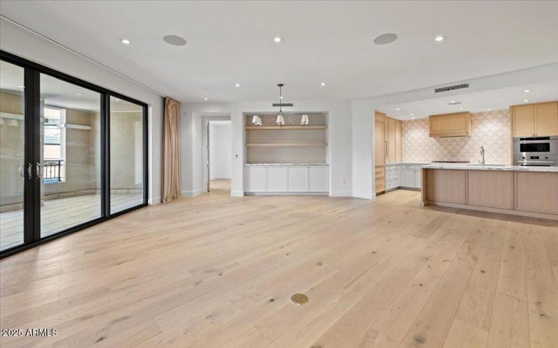 06-7181 E Camelback Rd #301 14