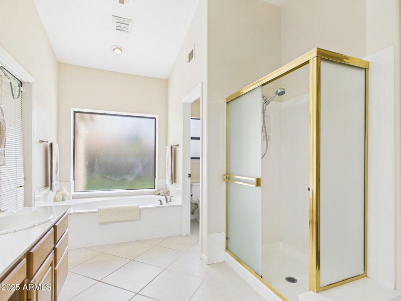 OWNER'S TUB & SHOWER