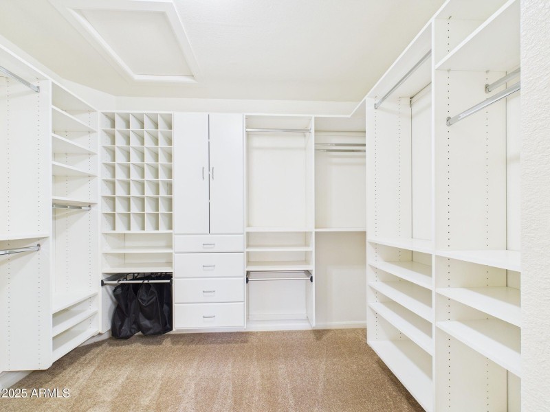 OWNER'S CUSTOM CLOSET